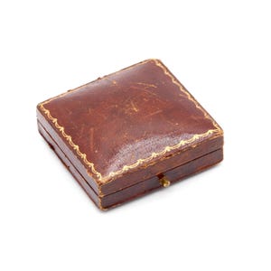 Art Deco Brown Leather Gilded Square Pendant Box, with Ivory Satin and Brown Velvet Interior