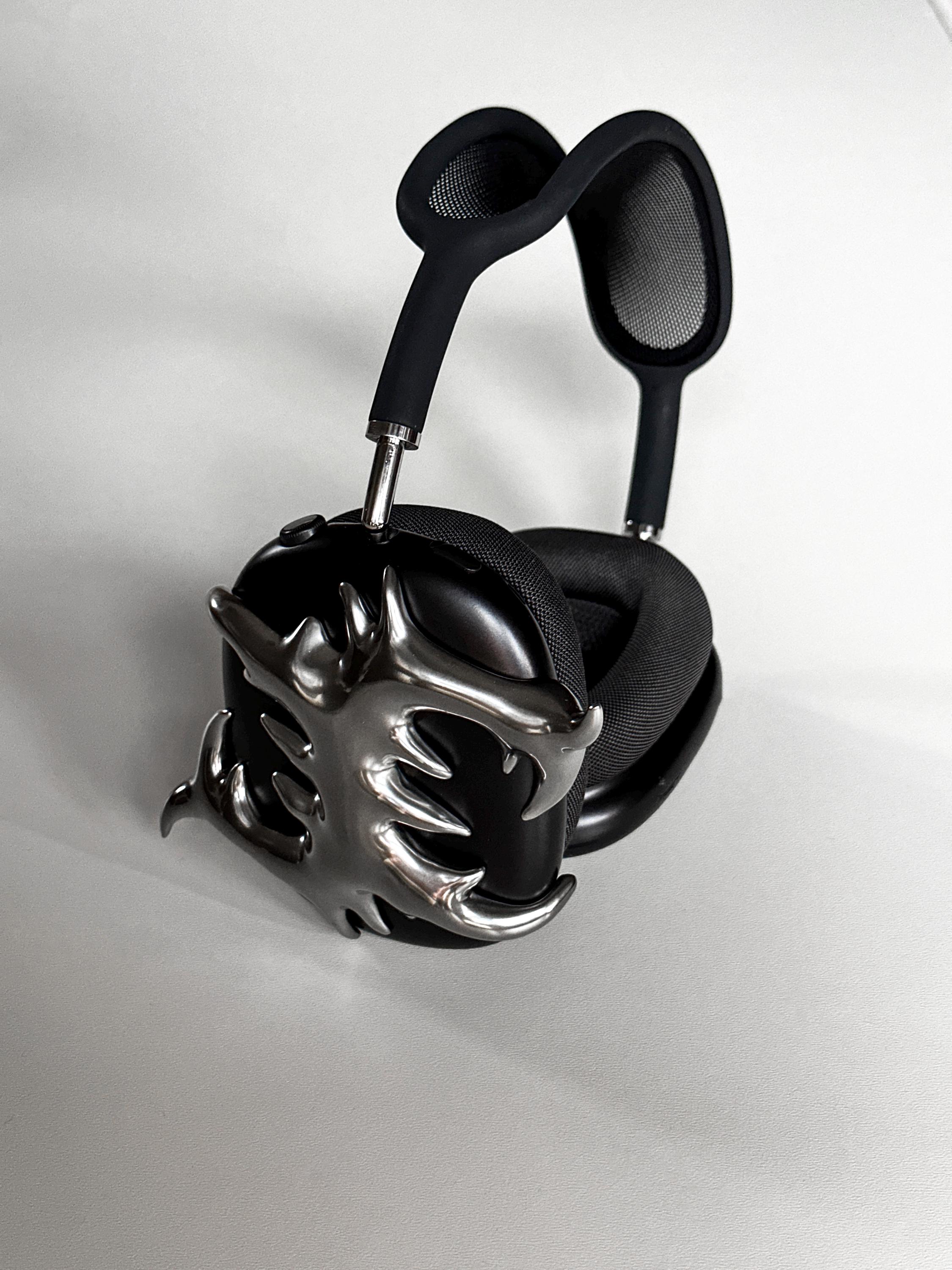 Cyber Spike Airpods Max Headphone Case Cover - Glossy Silver Apple