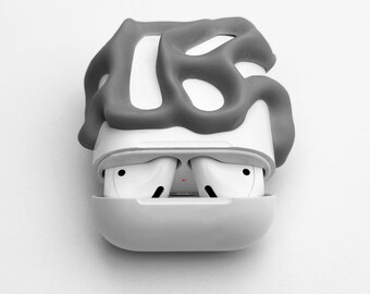 テックアクセサリー Mademoment sweet up lettering design [hard AirPods case seri 韓国 AirPodsケース Mademoment(メイドモーメント) スマホケース