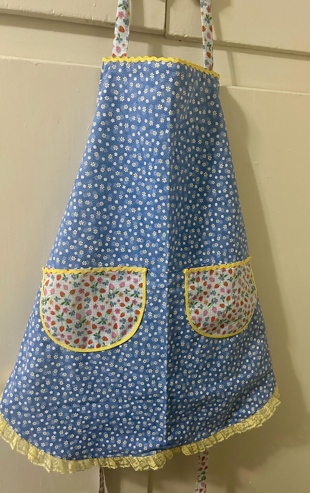 Reversible Handmade Apron With Ruffle & Pockets | Double-sided Cotton ...