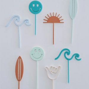 Topper per cupcake a forma di surfista personalizzati / Topper per cupcake da spiaggia / Topper per cupcake in acrilico