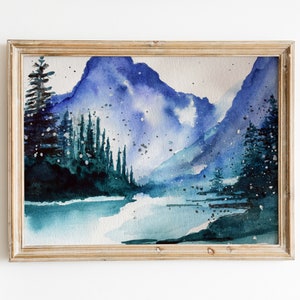 Serene Snowy Mountain Lake Pintura acuarela Pinos Impresión Bosque Panorámico Paisaje Arte Imprimible Teal Azul Naturaleza Cartel Descargas