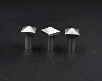 Square pyramid type iron rivets | Blacksmith made | Forging component | Ornamental steel | 32mm (1.26") | fastening and connecting part