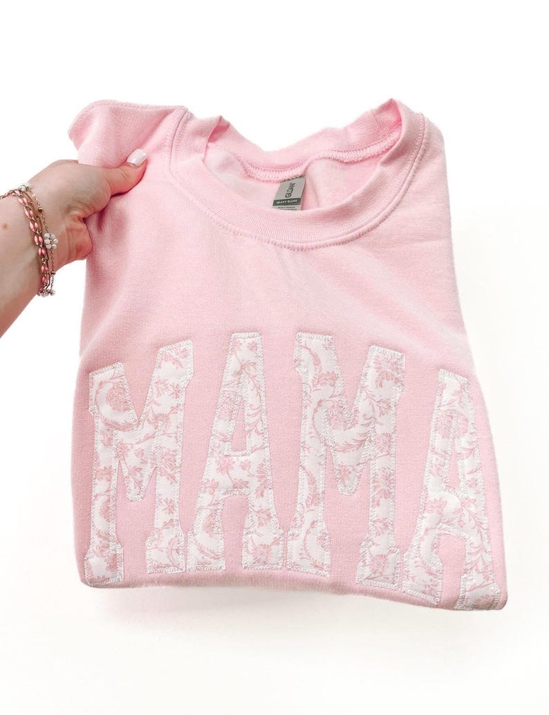 Tshirt sweat-shirt brodé avec appliqués maman Maman fille rose grand millénaire. Broderie florale rose maman. Cadeau pour maman. Sweat-shirt de maternité image 1