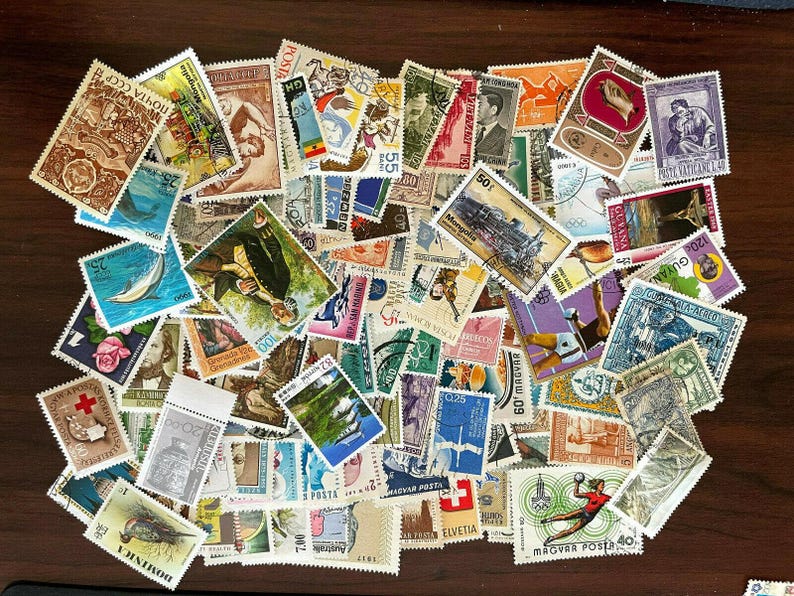 Stamp Album 8 Pages 100 Different All Large Commemorative World Wide