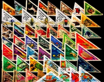 世界各国の異なる三角形切手50枚セット（希少品） - Etsy 日本