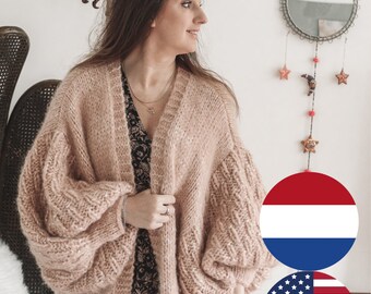 Knitting Pattern - Teardrop Cardigan - Oversized Cardigan - Oversized Knit - Wide Sleeves - Special Stitches - MissMurphy.nl