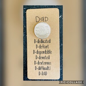 Cadeau de la fête des pères 10 pence 'D' alphabet pièce avec carte et sac-cadeau faits à la main.