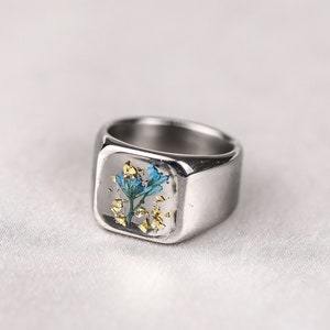 Handgemaakte roestvrijstalen 8mm 15mm rode echte bloemenring voor man voor vrouwen harsring voor hem gegraveerde ring gepersonaliseerd cadeau voor vader