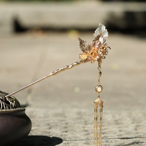 手作りの蝶の金の花の銅の金のヘアスティックの花のヘアスティックのヘアピンの銅のヘアアクセサリー彼女、女性、母親へのギフトジュエリー