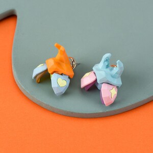 Pendientes de escarabajo, pendientes con clip para la oreja, pendientes de insecto de color rosa, regalo para ella, regalo para mujer, plata 925, lindo animal que brilla en la oscuridad, dibujos animados