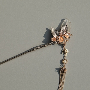 手作りの蝶の金の花の銅の金のヘアスティックの花のヘアピンのヘアピンの銅のヘアアクセサリー彼女、女性、母親への贈り物ジュエリー