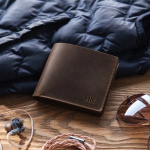 Cartera AirTag de cuero personalizada para hombres: cartera hecha a mano con monograma / regalo perfecto para él, papá o novio