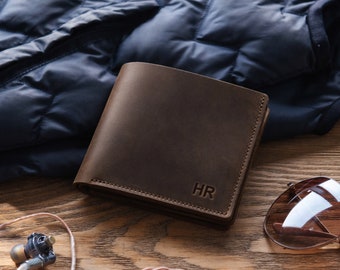 Personalized Leather AirTag Wallet for Men - Monogrammed Handmade Wallet | Perfect Gift for Him, Dad, or Boyfriend