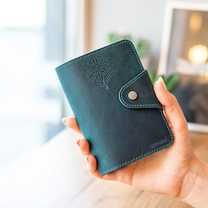 Birth Flower Passport Holder & Luggage Tag,  Personalized Leather passport cover, Bridesmaid Gifts, Mothers Day Gift, Travel Gift