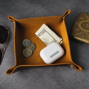 Leather Valet Tray Leather Catchall Jewelry Tray Dice Box Bedside Tray Key Phone Coin Change Watches and Candy Holder Sundries Entryway Tray