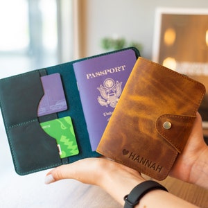 Porta pasaporte de cuero personalizado, regalos para despedidas de soltera, funda para pasaporte, billetera para pasaporte, regalo de viaje, regalo de aniversario personalizado