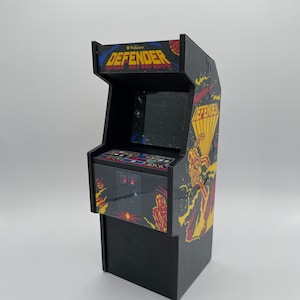 Defender Arcade Squirrel Bird Feeder, Fun Gift Idea, Unique Gift, Bird Feeder, Retro Arcade Cabinet, Funny Feeder