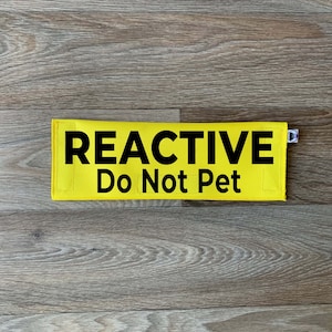 Reactive Dog Leash Sleeve: &quot;Do Not Pet/Approach&quot; Lead Cover