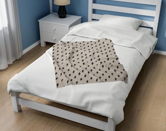 Lightning Bolt Velveteen Baby Blanket: Modern Nursery Decor