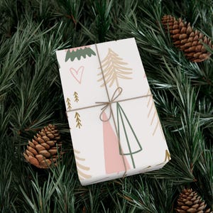 Festliche Blüte: Rosa & Grünes Geschenkpapier, Weihnachtsbaum Geschenkpapier