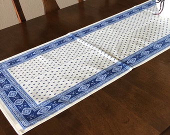 Provence table runner coated cotton blue