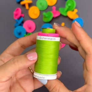 12 protectores organizadores de bobinas para la parte superior del carrete, mantienen los hilos organizados