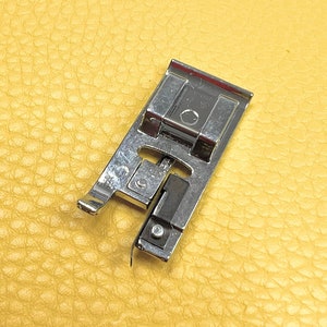 Overlock Overcast Presser Foot Fits for All Low Shank Sewing Machines for Domestic Sewing Machine Snap On Presser Foot