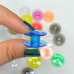 20pcs Colorful Transparent Bobbins, Sewing Machine Bobbins, Household Plastic Empty Tool Accessories, Universal Thread Bobbins