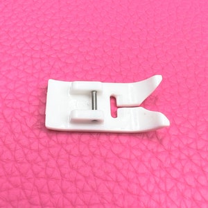 Non-Stick Zigzag Teflon Presser Foot Fits for All Low Shank Sewing Machines for Domestic Sewing Machine