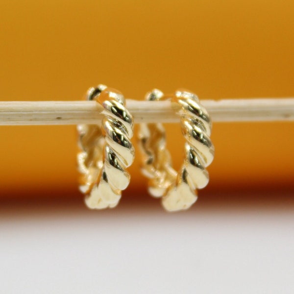 18K Gold Filled Croissant Twist Hoops Earrings | Croissant Hoop Earring | Small Gold Twisted Hoop Earrings | Wholesale Jewelry (L296)