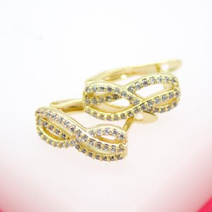 huggies 18k zirconia