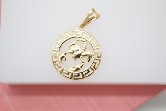 18K Gold Filled Scorpion Medallion Pendant Charm for Jewelry