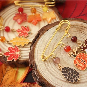 Pins - Brooches Autumn leaves maple pumpkin squirrel pine cone acorn pumpkin spice latte