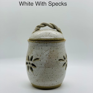 Ceramic Handthrown Lidded Garlic Holder / House Warming Gift/Mother’s Day Gift