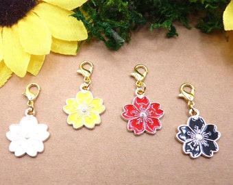 Fleur émaillée, fleur, éclosion, doré, pendentif avec fermoir mousqueton, fleur noire, fleur blanche, fleur jaune, fleur rouge
