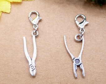 Zange, Kombizange, Anhänger mit Karabiner, Handwerker, Zahnarzt, Schrauber, Mechaniker, Automechaniker, Zange, Zähne ziehen, Handwerk, Hobby