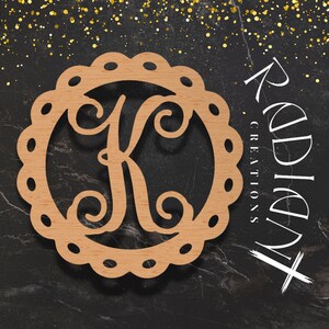 Letra "K" recortada para colgar en la puerta / Monograma circular de MDF sin terminar con orificios para cintas / Disponible en 15”, 18” y 24” / Oferta especial