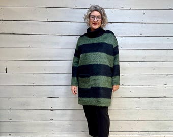 Cuddly sweater, mini dress, in black-green, size. S-XL