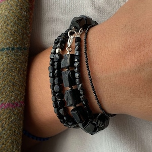 Pulsera de turmalina negra protección contra el estrés mal de ojo delicado conjunto de pulseras de 5 pulseras regalos de plata para su regalo del día de las madres para mamá