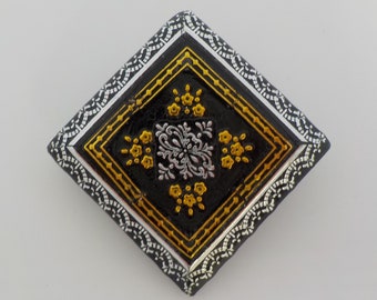 Reproduction Pique Brooch - Diamond with Silver Border and Center