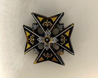 Reproduction Pique Brooch - Maltese Cross with Silver Lace and Triangles