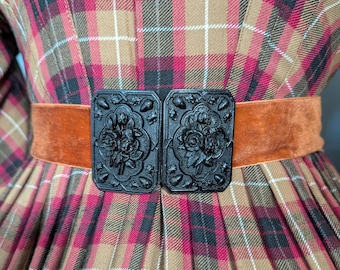 Large Floral Buckle with Acorn Edge