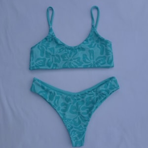 Coastal Cove Handmade Reversible 4 in 1 Women's Bikini Swimsuit - SIZE MEDIUM