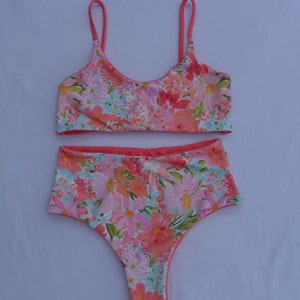 Coastal Cove Handmade Reversible 4 in 1 Women's Swimsuit - SIZE MEDIUM