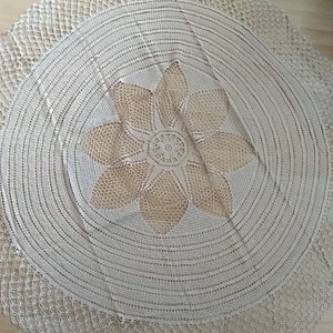 Round and rectangular  lace tablecloths. Vintage handmade in the 1980s. Crochet lace.Knitting from natural linen threads