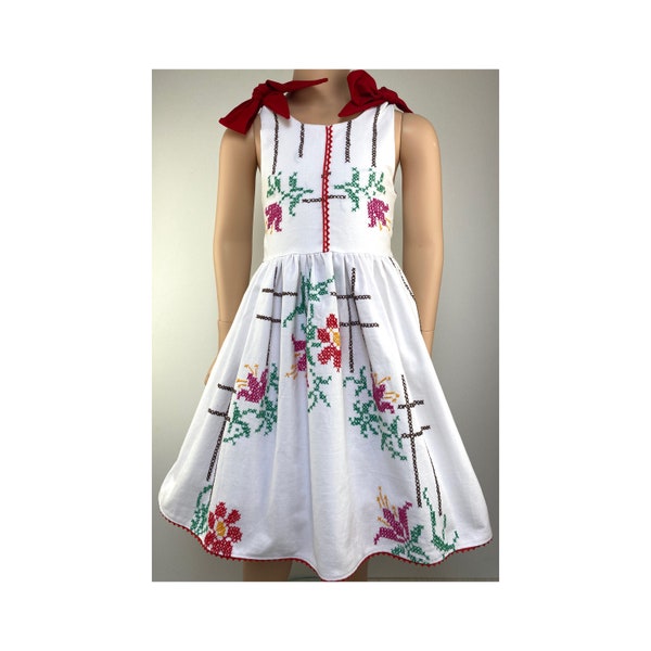 110/116 Strap Dress Upcycling Vintage Nostalgia Rotating Dress Summer Dress Unique Hand Embroidery