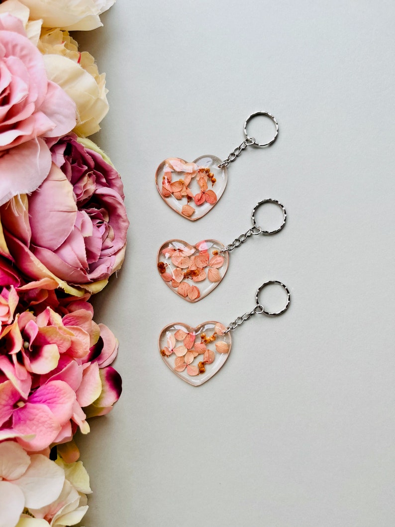 Peach Hydrangea Heart Keyring, Floral Keychain, Real Dried Flowers, Pink Butterfly Flower Gift, Thoughtful Gift, Heart Gift, Romantic Gift image 2