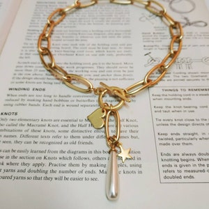 Gold pearl necklace, Gold chain necklace