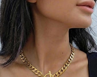 Gold chain necklace for women with toggle clasp
